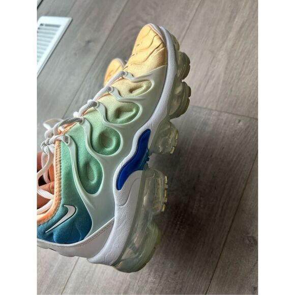 Nike Vapormax size 7.5 Women's White Light Menta AO4550-100 - Picture 5 of 6